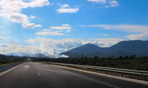 griechische Autobahn zur Rushhour - bei uns ist am autofreien Sonntag mehr los