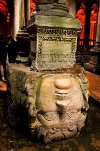 Basilika Zisterne - Kopf der Medusa